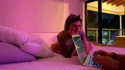 Snapshot of svenseries chatting on 18, 2, 2025 svenseries online show from 18, 2, 2025