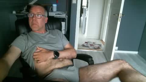 Snapshot of sverige1980 chatting on 21, 7, 2026 Tom online show from 21, 7, 2026