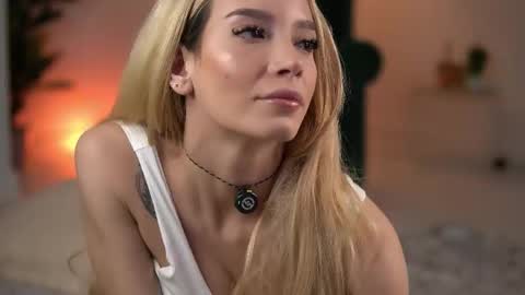 SweetLuna online show from 11, 4, 2026