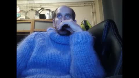 sweaterboy666 online show from 6, 11, 2025