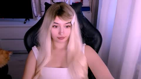 Snapshot of sweeet_baby0 chatting on 14, 10, 2025 Kate online show from 14, 10, 2025