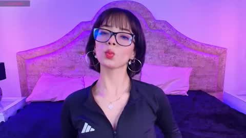 Snapshot of sweet_1angel chatting on 18, 10, 2025 Sweet 1Angel online show from 18, 10, 2025