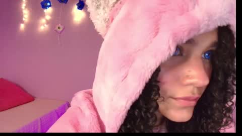 Snapshot of sweet_april2005 chatting on 5, 11, 2025 April sweet online show from 5, 11, 2025