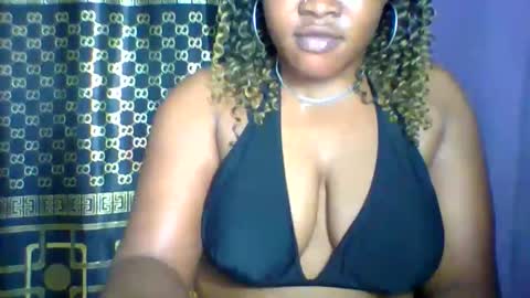 Snapshot of sweet_baby27 chatting on 13, 9, 2025 sweet baby online show from 13, 9, 2025