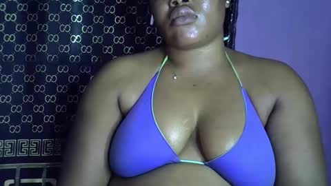 Snapshot of sweet_baby27 chatting on 15, 10, 2025 sweet baby online show from 15, 10, 2025