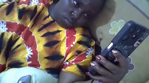 Snapshot of sweet_bela1 chatting on 9, 9, 2025 Queen online show from 9, 9, 2025