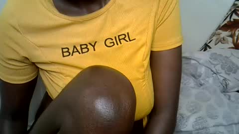 Snapshot of sweet_bela1 chatting on 28, 7, 2026 Queen online show from 28, 7, 2026