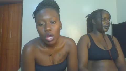 Snapshot of sweet_camila5 chatting on 21, 10, 2025 Camila online show from 21, 10, 2025