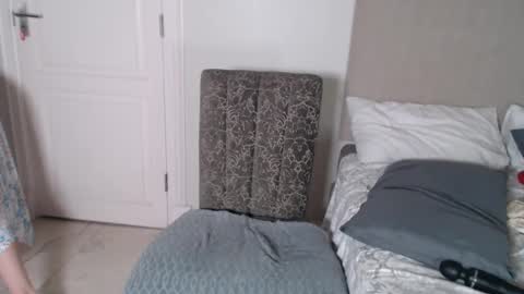 Chantelle online show from 12, 2, 2025