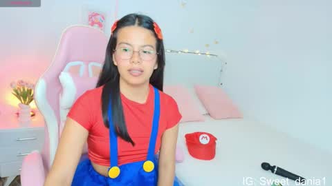 sweet_dania_ online show from 11, 10, 2025