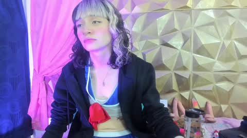 Snapshot of sweet_emmili chatting on 2, 12, 2024 emmili online show from 2, 12, 2024