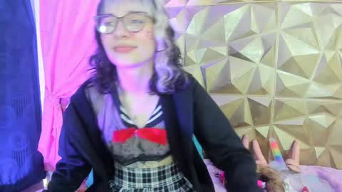 Snapshot of sweet_emmili chatting on 2, 12, 2024 emmili online show from 2, 12, 2024
