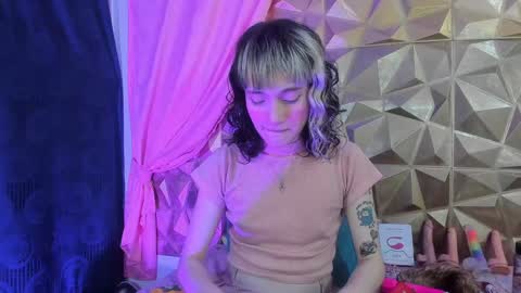 Snapshot of sweet_emmili chatting on 3, 12, 2024 emmili online show from 3, 12, 2024