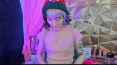 Snapshot of sweet_emmili chatting on 16, 12, 2024 emmili online show from 16, 12, 2024