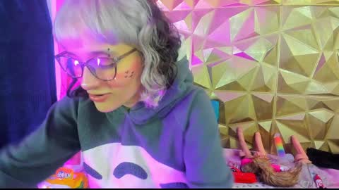 Snapshot of sweet_emmili chatting on 27, 12, 2024 emmili online show from 27, 12, 2024