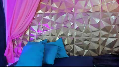 Snapshot of sweet_emmili chatting on 4, 1, 2025 emmili online show from 4, 1, 2025