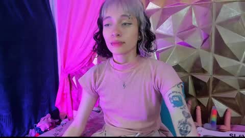 Snapshot of sweet_emmili chatting on 9, 1, 2025 emmili online show from 9, 1, 2025