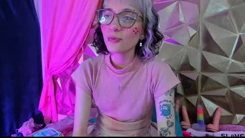 Snapshot of sweet_emmili chatting on 9, 1, 2025 emmili online show from 9, 1, 2025
