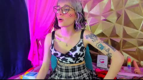 Snapshot of sweet_emmili chatting on 12, 1, 2025 emmili online show from 12, 1, 2025