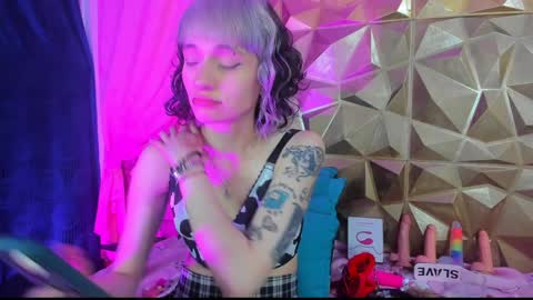 Snapshot of sweet_emmili chatting on 16, 1, 2025 emmili online show from 16, 1, 2025