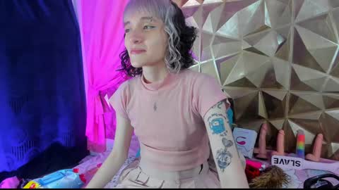 Snapshot of sweet_emmili chatting on 18, 1, 2025 emmili online show from 18, 1, 2025