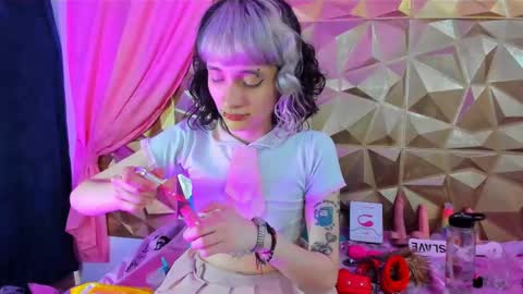 Snapshot of sweet_emmili chatting on 17, 2, 2025 emmili online show from 17, 2, 2025