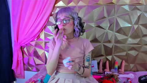 Snapshot of sweet_emmili chatting on 18, 2, 2025 emmili online show from 18, 2, 2025