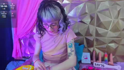 Snapshot of sweet_emmili chatting on 10, 3, 2025 emmili online show from 10, 3, 2025