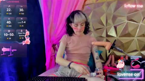 Snapshot of sweet_emmili chatting on 26, 9, 2025 emmili online show from 26, 9, 2025
