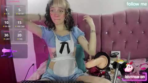 Snapshot of sweet_emmili chatting on 15, 10, 2025 emmili online show from 15, 10, 2025