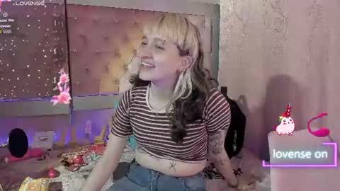 Snapshot of sweet_emmili chatting on 17, 7, 2026 emmili online show from 17, 7, 2026