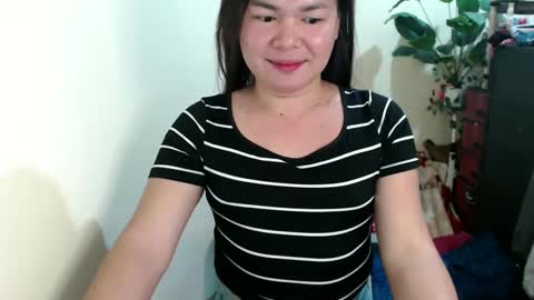 Snapshot of sweet_kendallxxxx chatting on 27, 2, 2025 Nicahhh online show from 27, 2, 2025