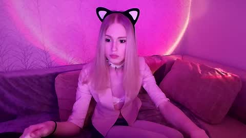 Snapshot of sweet_mol1y chatting on 7, 10, 2025 sweet_mol1y online show from 7, 10, 2025
