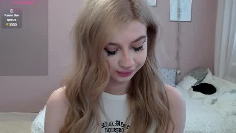 sweet_nicole_333 online show from 6, 3, 2025