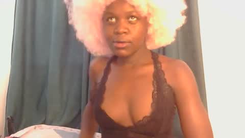 Snapshot of sweet_peachiee chatting on 27, 3, 2026 sweet peachy online show from 27, 3, 2026