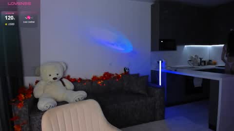 Ashley online show from 8, 11, 2025