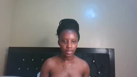 sweet_qio online show from 26, 10, 2025