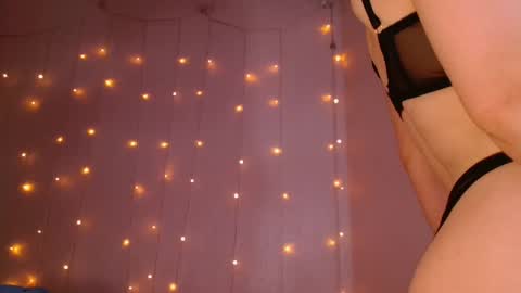 Sweet Rosely online show from 3, 12, 2025