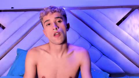 Snapshot of sweet_santii chatting on 10, 10, 2025 Santiago online show from 10, 10, 2025