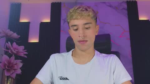 Snapshot of sweet_santii chatting on 11, 10, 2025 Santiago online show from 11, 10, 2025
