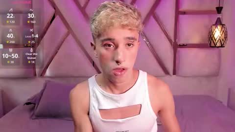 Snapshot of sweet_santii chatting on 14, 10, 2025 Santiago online show from 14, 10, 2025