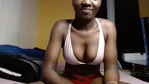 Snapshot of sweet_sherie chatting on 4, 12, 2024 ellanah Tracie online show from 4, 12, 2024