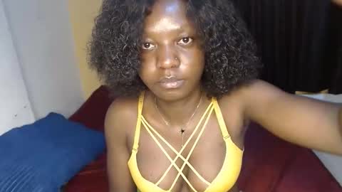 Snapshot of sweet_sherie chatting on 14, 10, 2025 ellanah Tracie online show from 14, 10, 2025