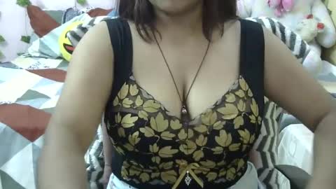Snapshot of sweet_shivani chatting on 5, 10, 2025 sweet_shivani online show from 5, 10, 2025