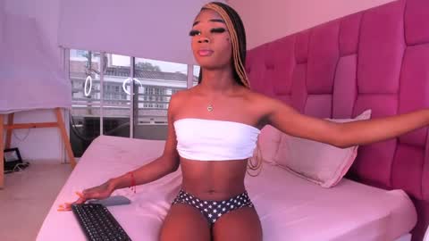 Snapshot of sweet_stacie chatting on 5, 2, 2025 sweet_stacie online show from 5, 2, 2025