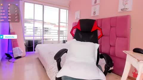 Snapshot of sweet_stacie chatting on 18, 10, 2025 sweet_stacie online show from 18, 10, 2025