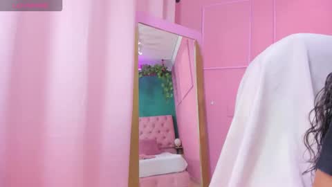 Snapshot of sweet_starxx chatting on 25, 3, 2026 Yeileen online show from 25, 3, 2026