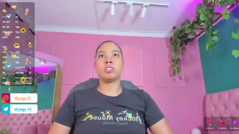 Snapshot of sweet_starxx chatting on 25, 4, 2026 Yeileen online show from 25, 4, 2026