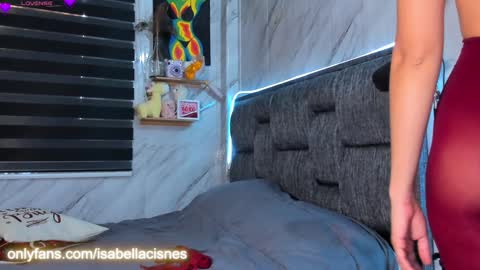 Isabella online show from 4, 2, 2025