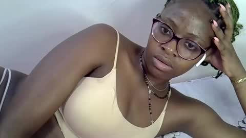sweet_zarah online show from 4, 5, 2026